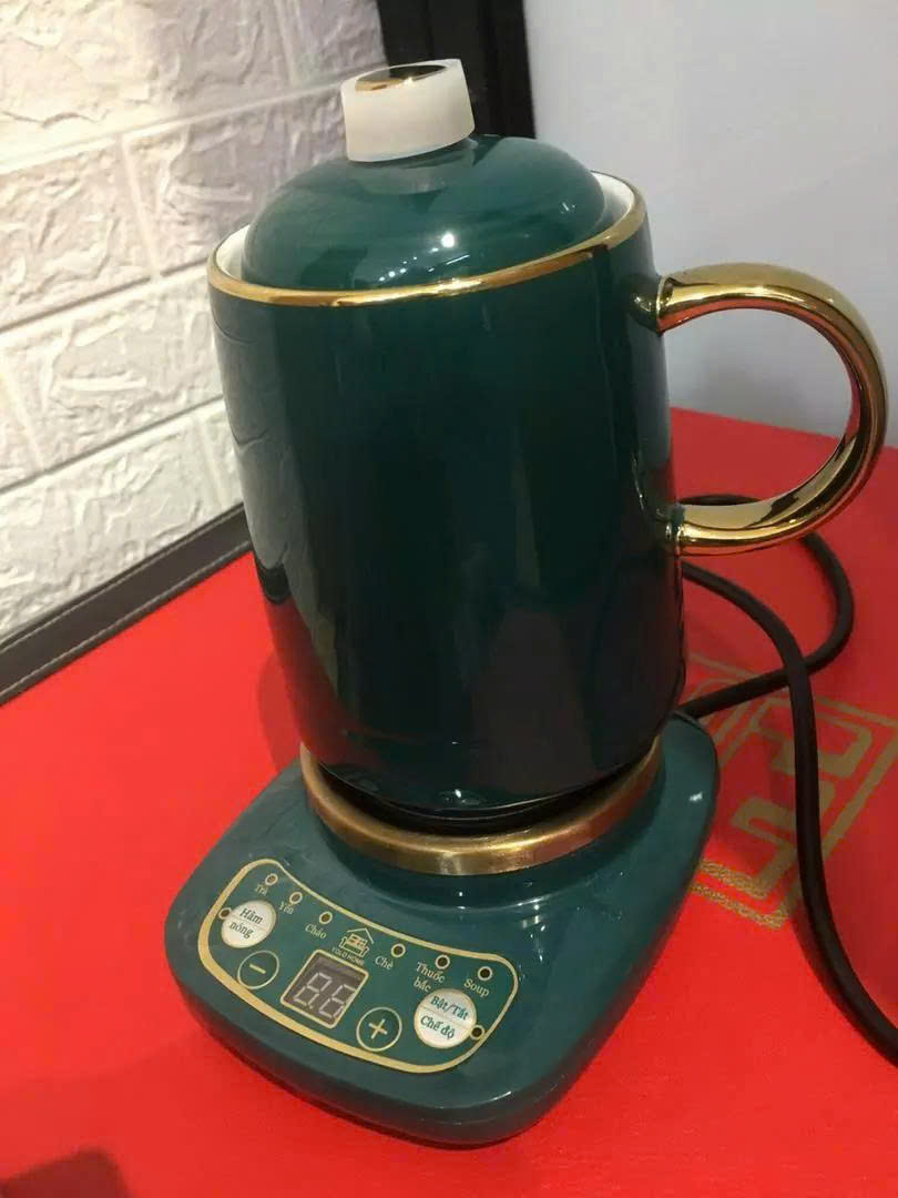 Cốc chưng yến xanh cổ vịt khách chụp tại nhà